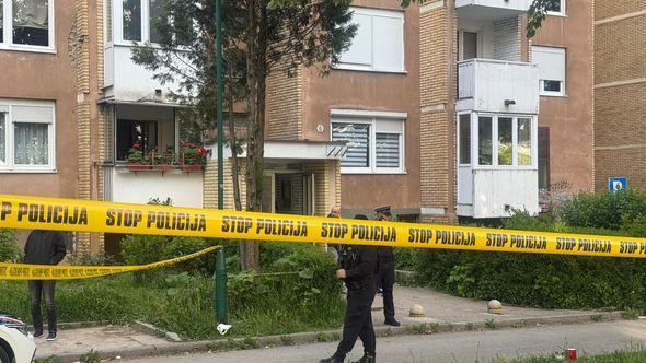 Muškarac ubio partnerku pa pobjegao s djetetom, naoružan je