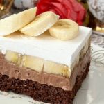 Slatkiš koji vraća uspomene: Recept za sočne majmunske kocke sa bananama i čokoladom