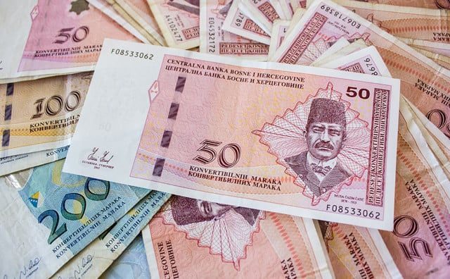 Bankar iz Zenice optužen za krađu više od 219.000 KM sa računa klijenata