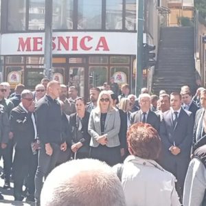 Srbi iz Istočnog Sarajeva stigli uz jake policijske snage u Dobrovoljačku ulicu