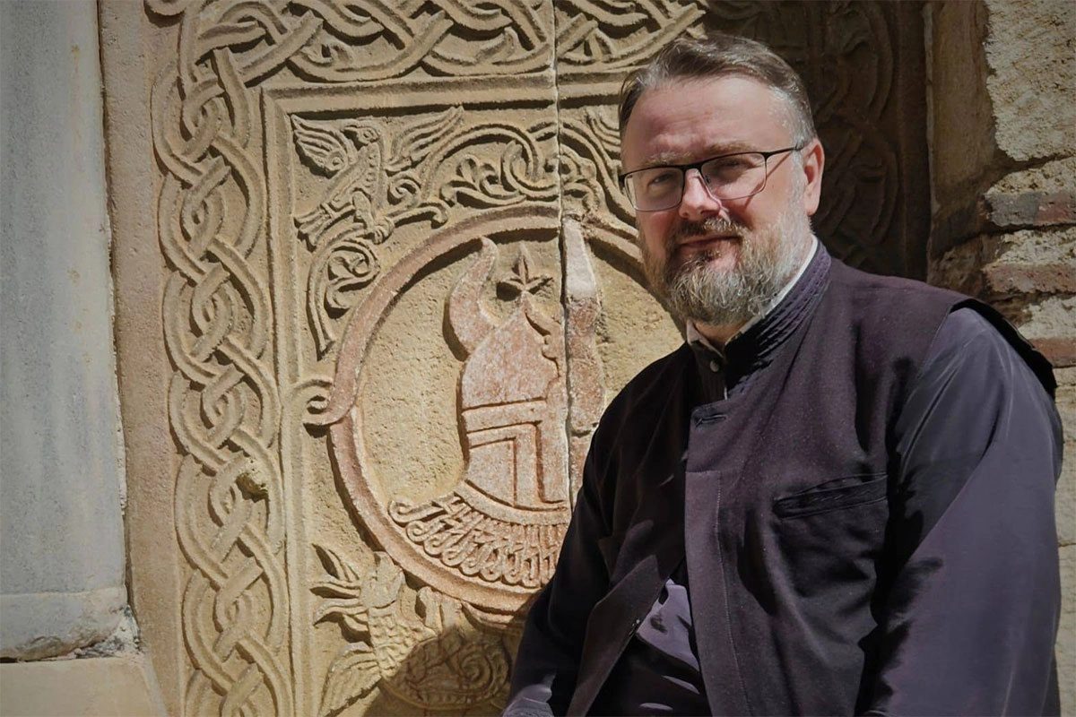 Otac Dejan objasnio koje molitve Bog neće uslišiti: „To nikada neće blagosloviti“