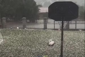 Jako nevrijeme pogodilo BiH: Led zabijelio Bosanski Petrovac (VIDEO)
