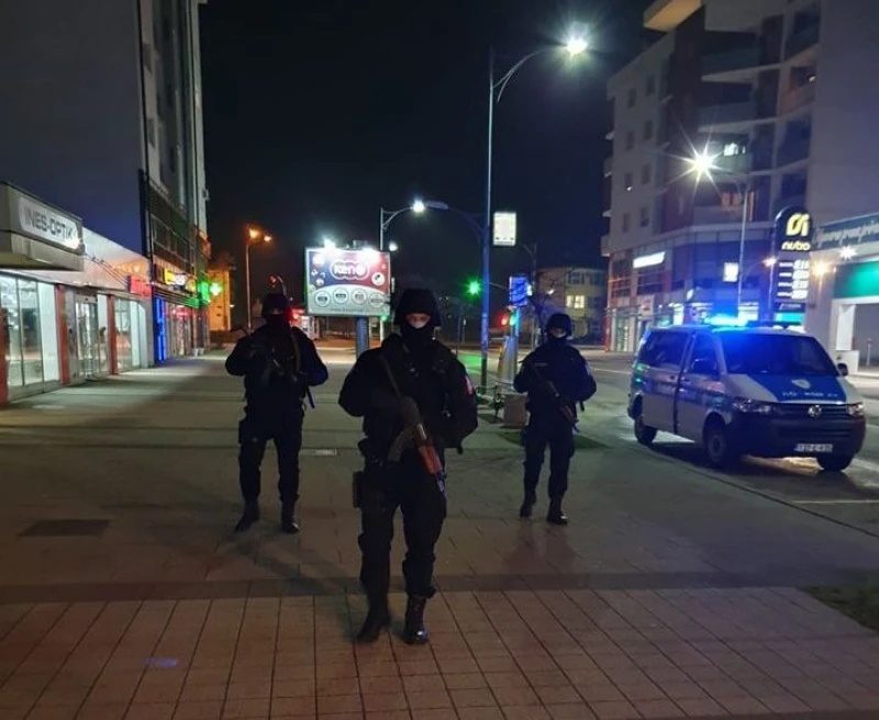 Duge cijevi u Zvorniku: Policija spriječila slavlje navijača BiH