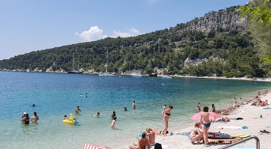 Ako mokrite u more, ovo biste trebali znati: Stručnjaci objasnili kakve su posljedice