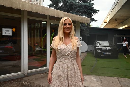 Prevario ženu i napravio dijete drugoj: Pjevač nakon skandala pokazao trudnu djevojku